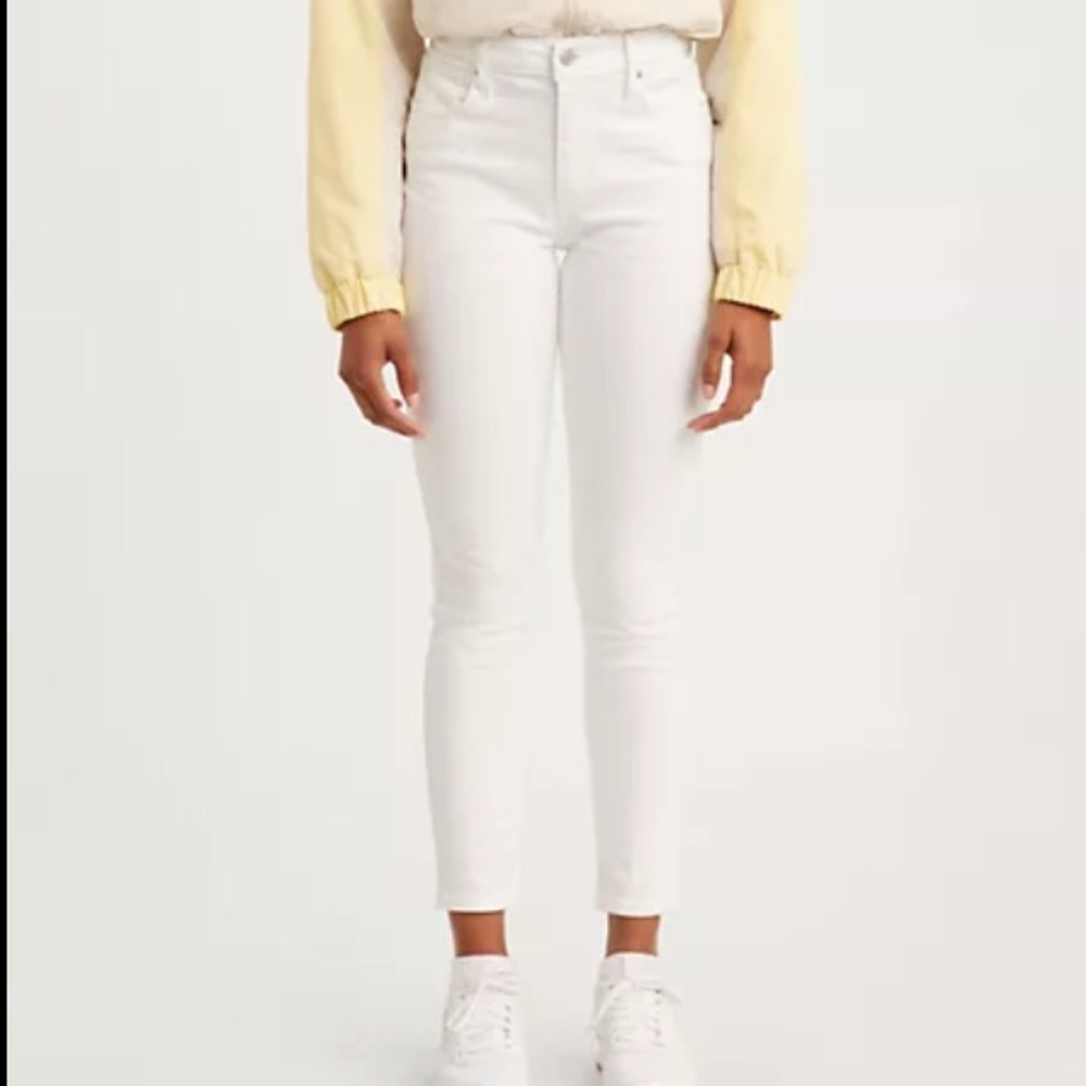 Levi’s 721 high rise skinny jeans distressed